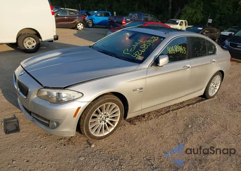 2011 BMW 535I xDrive z USA, uszkodzony, nr VIN WBAFU7C57BC874083